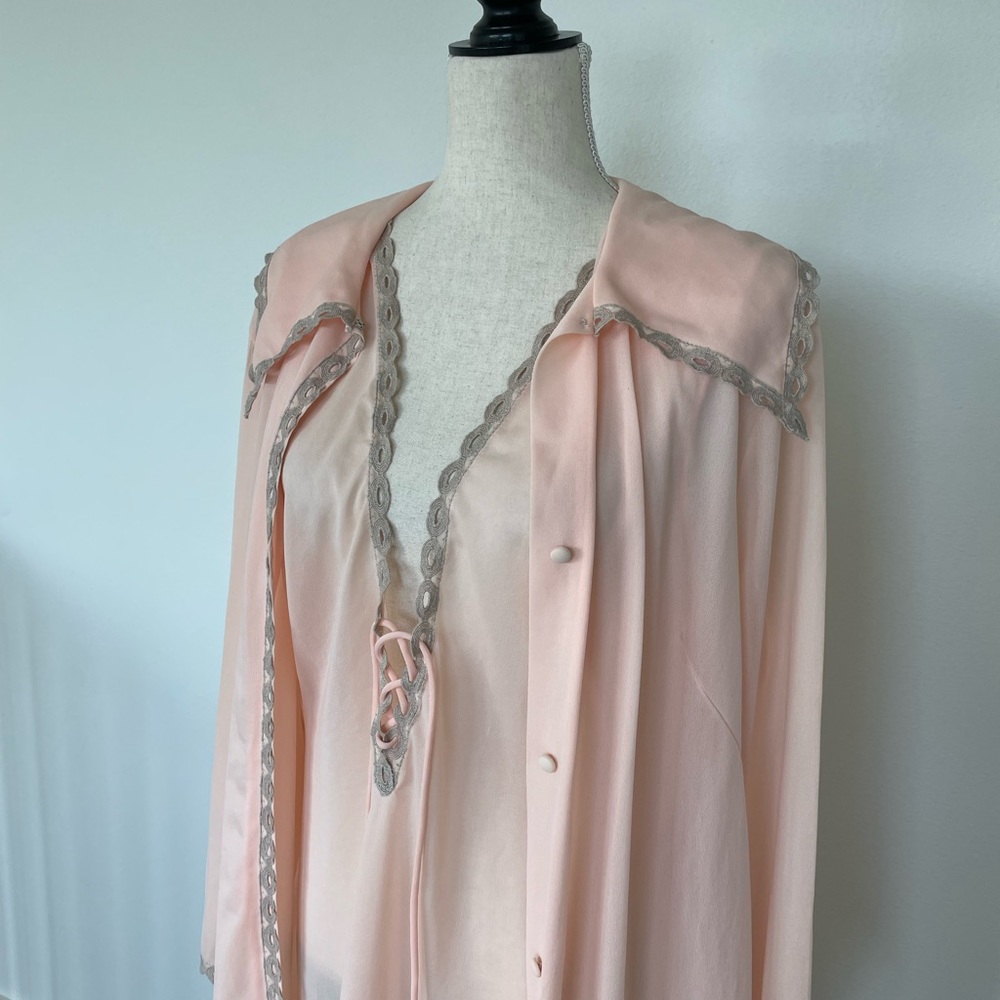 Vintage Formfit Rogers Peach Gown and Robe Set - Picture 7 of 14